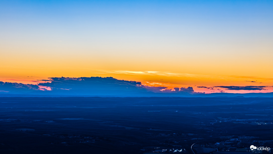 Utolsó fények a látóhatáron