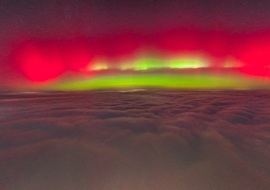 Sarki fény a ködpaplan felett