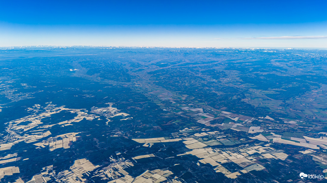 Hó és hó nélküli táj találkozása