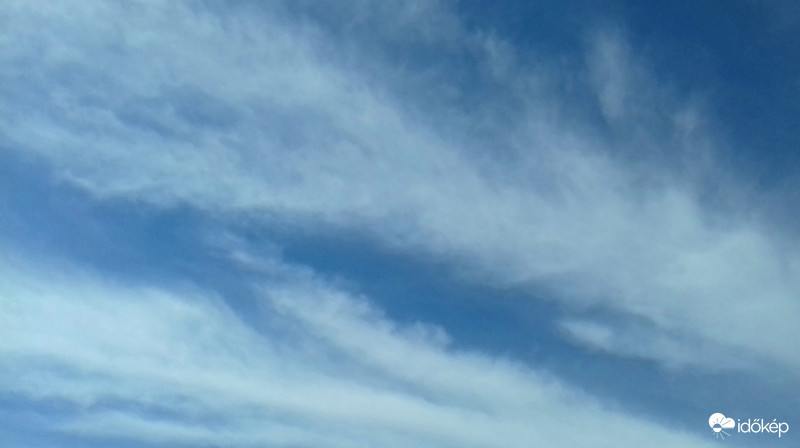 Égkép május első napjának délelőttjén :)