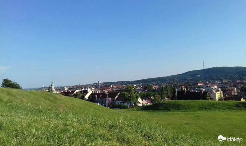 Látkép a Bécsi-dombról tiszta időben :)