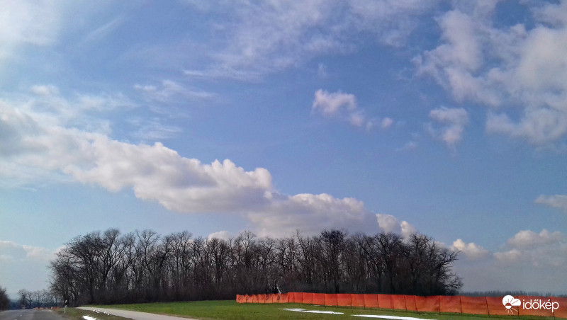 Fertőszéplak határában ma délután