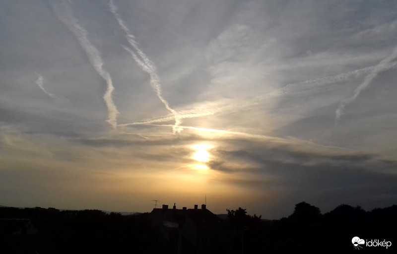 Tegnap így zárult a nap