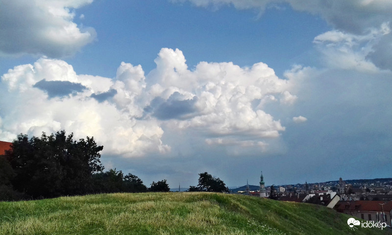 Soproni látkép zuhi érkezése előtt :)