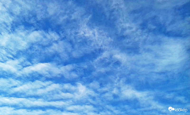 Ma reggeli, rövid ideig tartó égkép