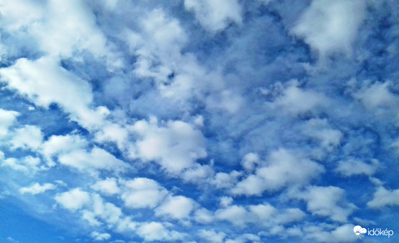 Ma reggeli felhőzet :)