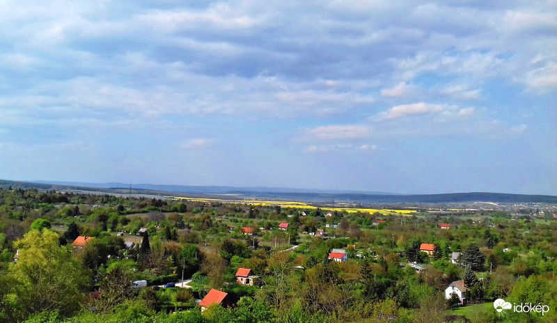 Látkép a Szent Mihály temetőből