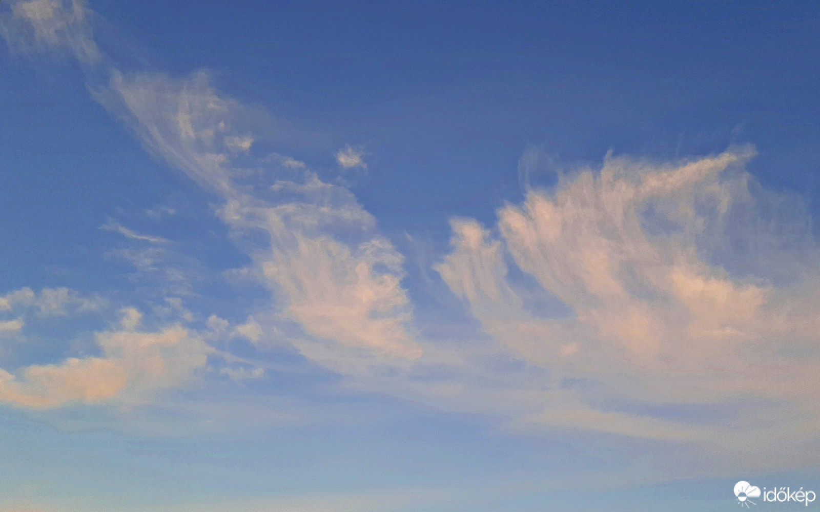 Szilveszteri alkonyati felhőfoszlány :)