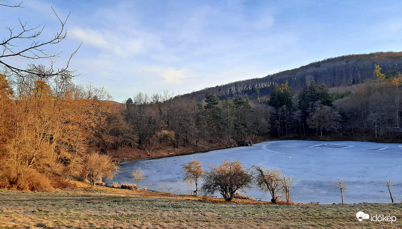 Fehér úti tó kissé még befagyva, Sopron, Görbehalom, 2021.02.18.