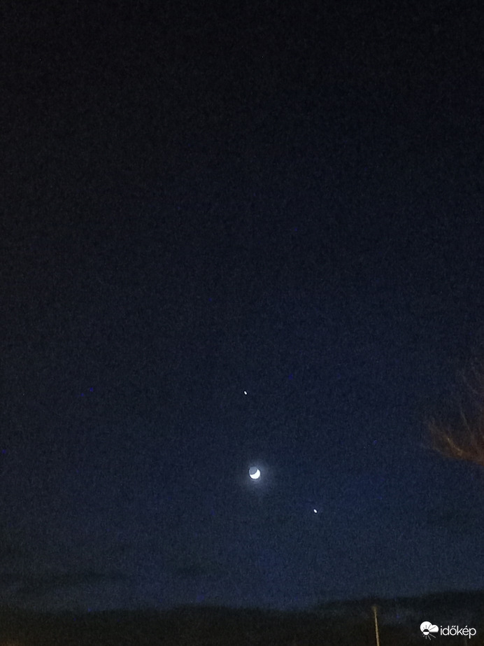 A hold Vénusz és Jupiter Esztergomból