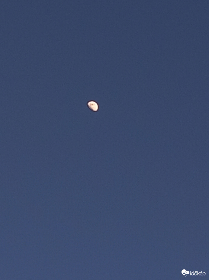 Esztergom derült égbe a hold 2