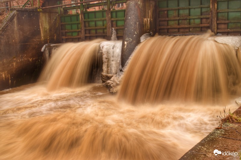 Áradó Gyöngyös patak Kőszegnél 2017.02.06.
