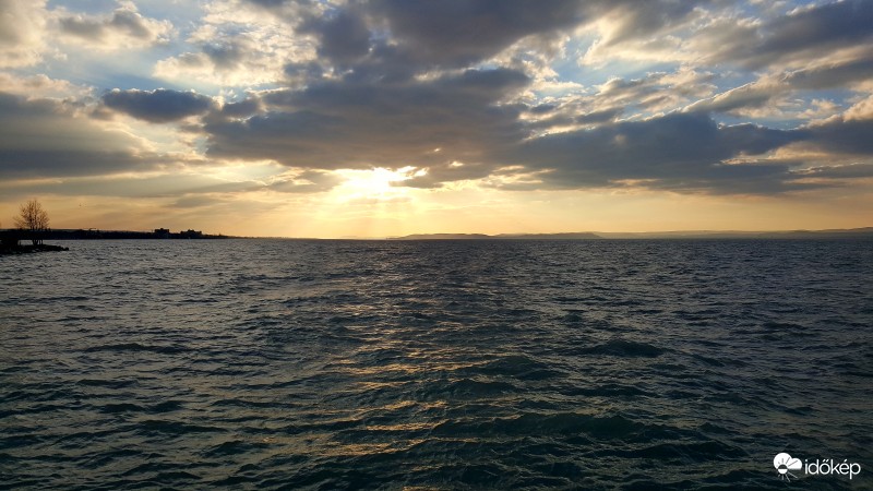 Tavasz a balatonnál
