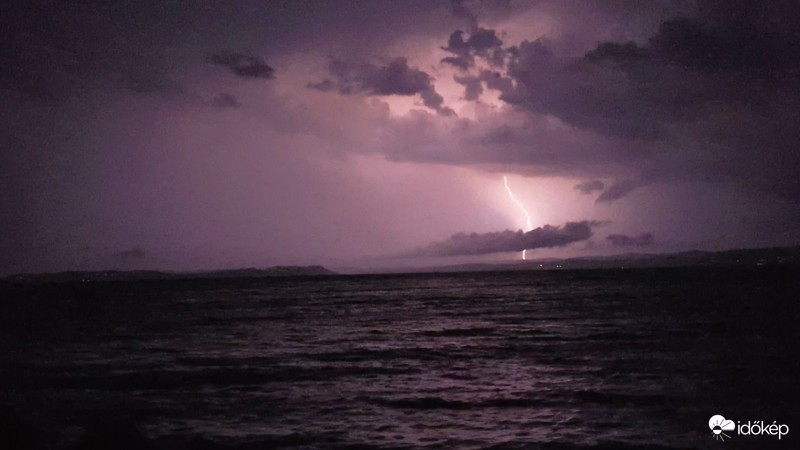 Villámok Tihany felett