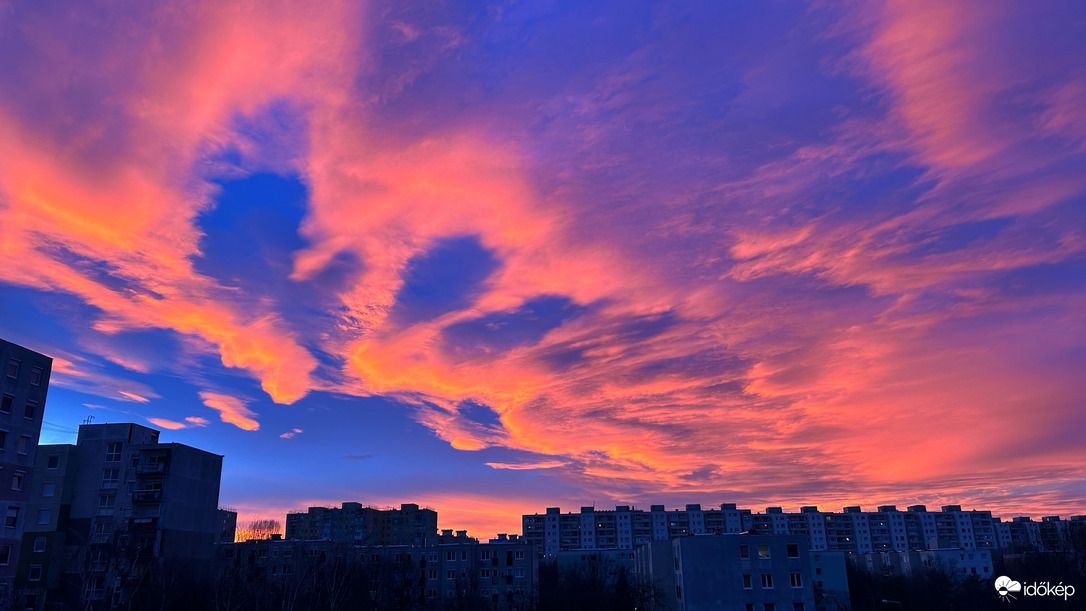 Veszprémi lángoló égbolt