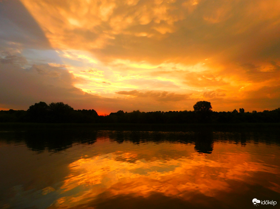 Naplemente a Tisza tavon