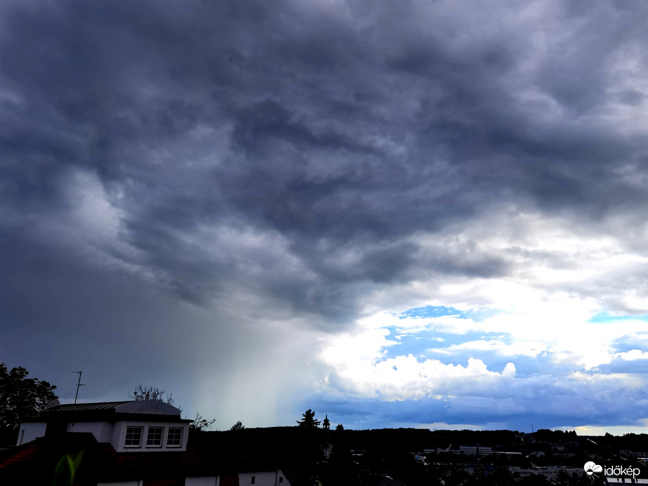 Zivatarok jönnek-mennek ma! 