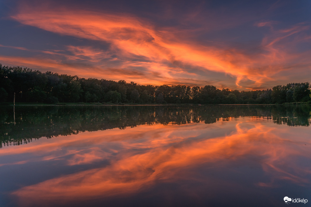 Mai gyönyörű naplemente 