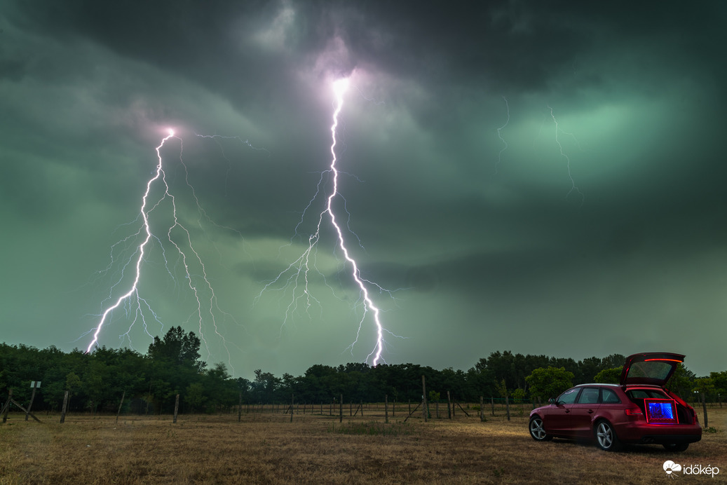 Ruzsán brutáll látványt és esőt hagyott a hidegfront!