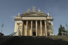 Egri bazilika nappal