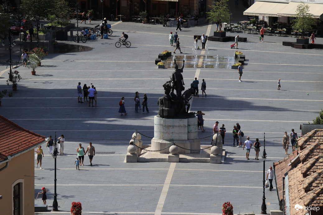 Eger Dobó tér a vàrból nézve