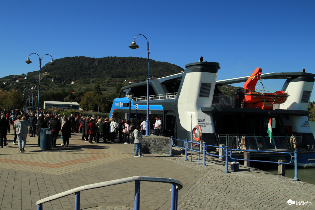 Talán az utolsó hétvége volt, hogy így tele van a Badacsonyi móló.