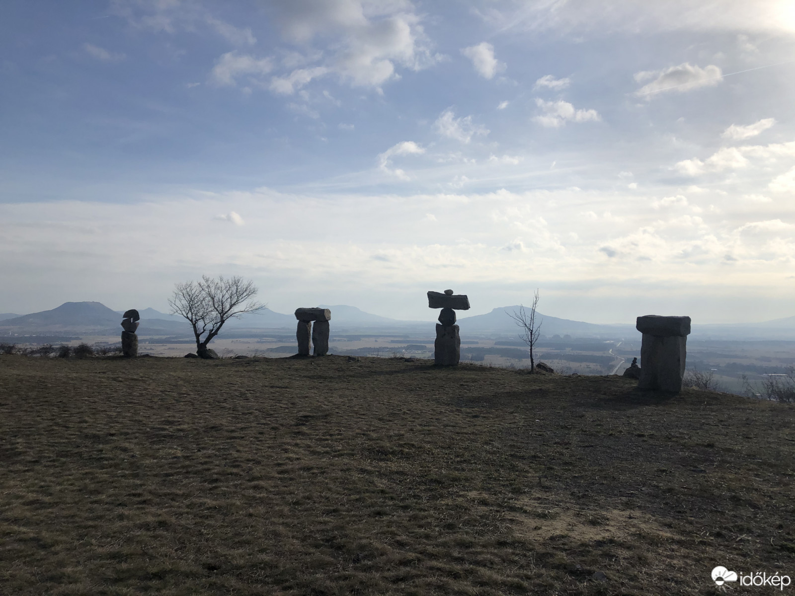 Haláp hegyi Stonehenge 