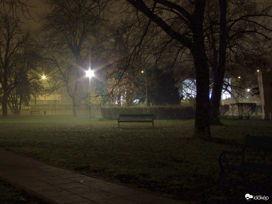 Még egy kis párás-ködös éjszaka :)