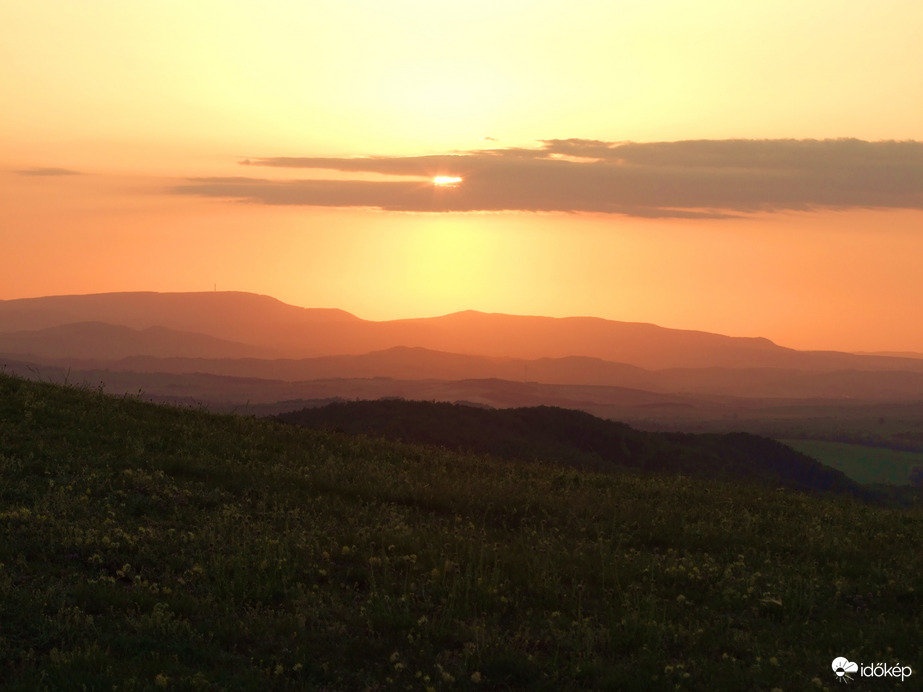 Napnyugta a Szénásokon