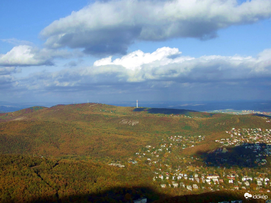 Célkeresztben a Hármashatár-hegy :) 