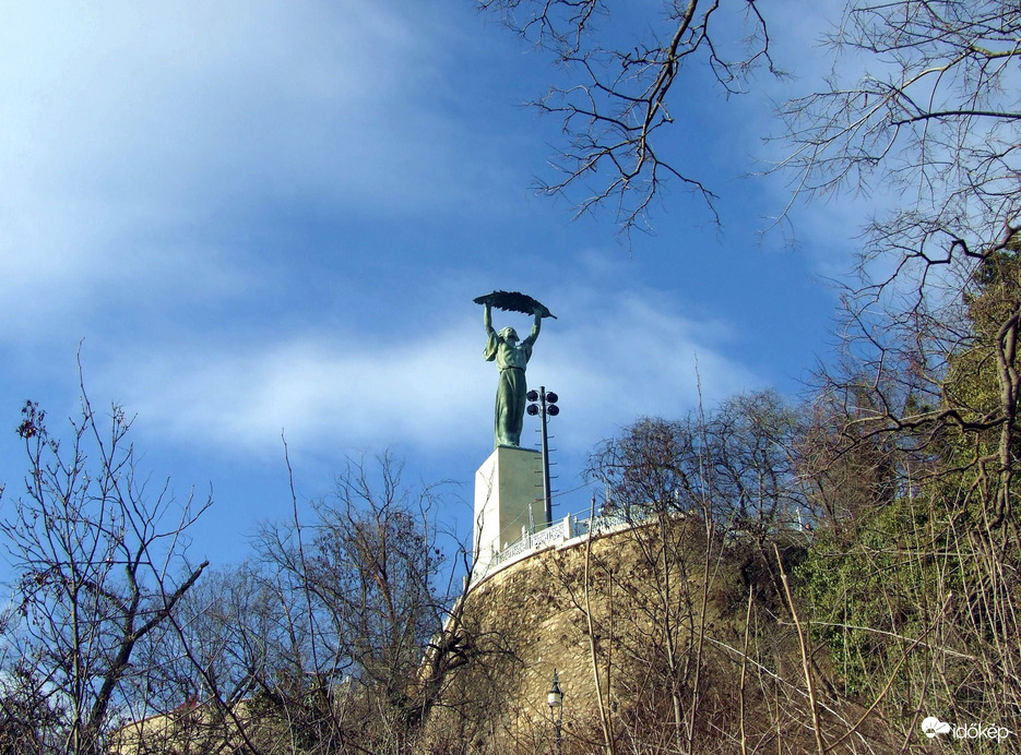 Változatok Szabadság-szoborra 3.