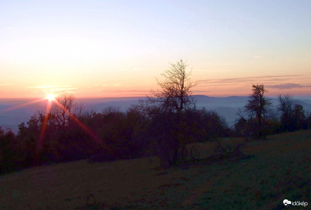 Napnyugta a Pilisben 