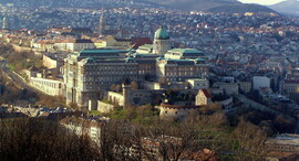 A Várnegyed látképe télen 