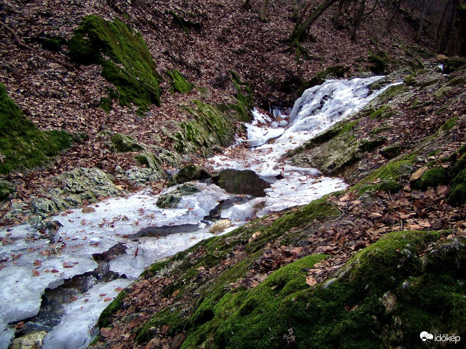 Befagyott a patak! :)