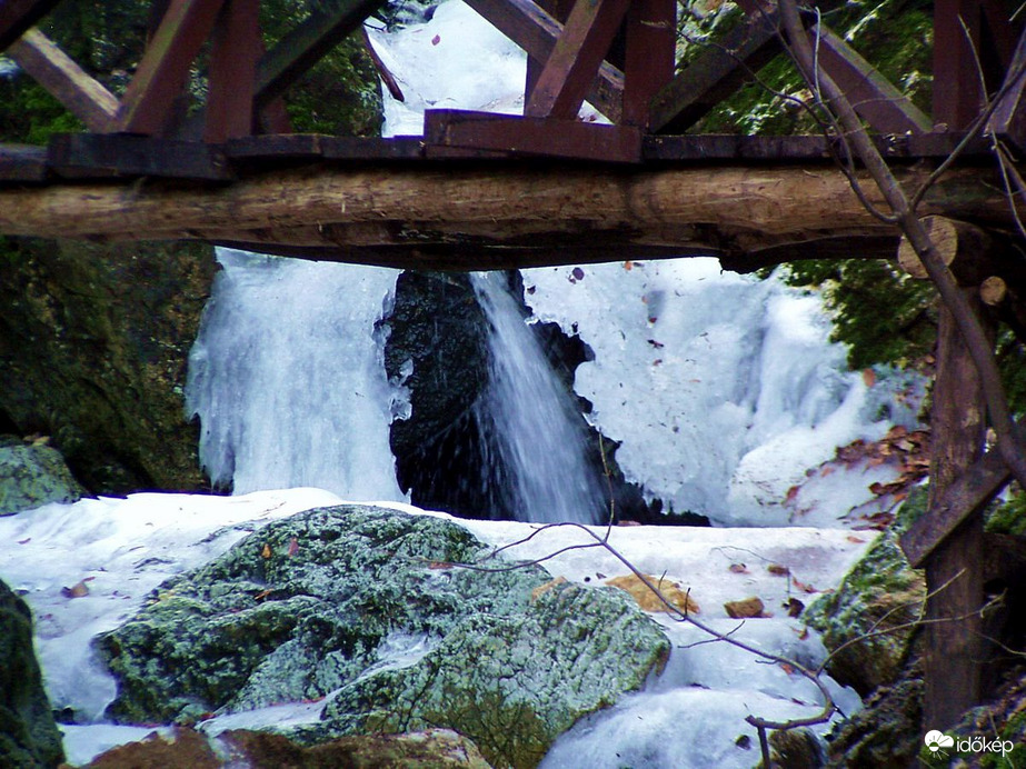 Befagyott a patak! :)