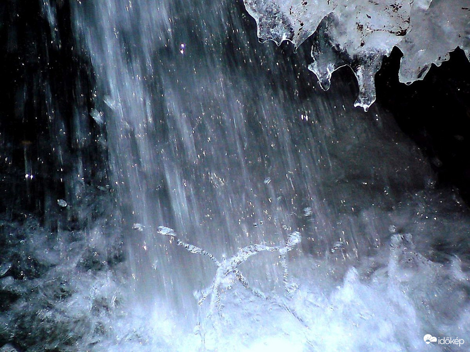 Befagyott a patak! :)