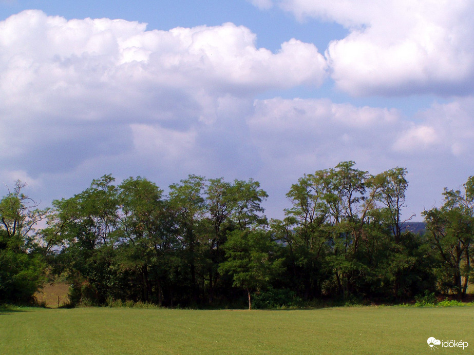 Tájkép felhőkkel 
