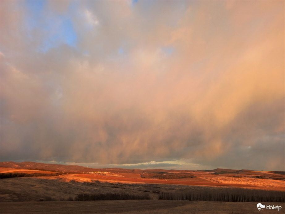 Hófelhők a keleti égbolton
