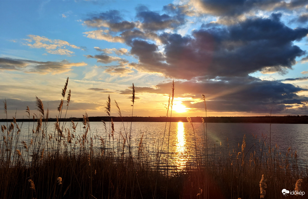 Tóparti napnyugta