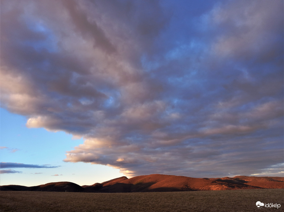 Elvonulóban a délutáni felhők 2.