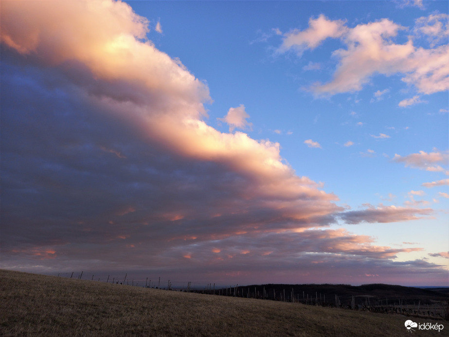 Elvonulóban a délutáni felhők