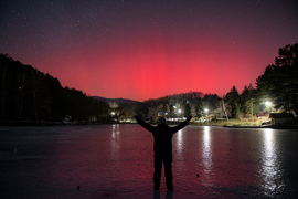 Aurora Pécsváradon a Dombay-tónál