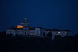 októberi telihold lenne... ez a téma soha nem akar sikerülni, mindig felhős mögötte