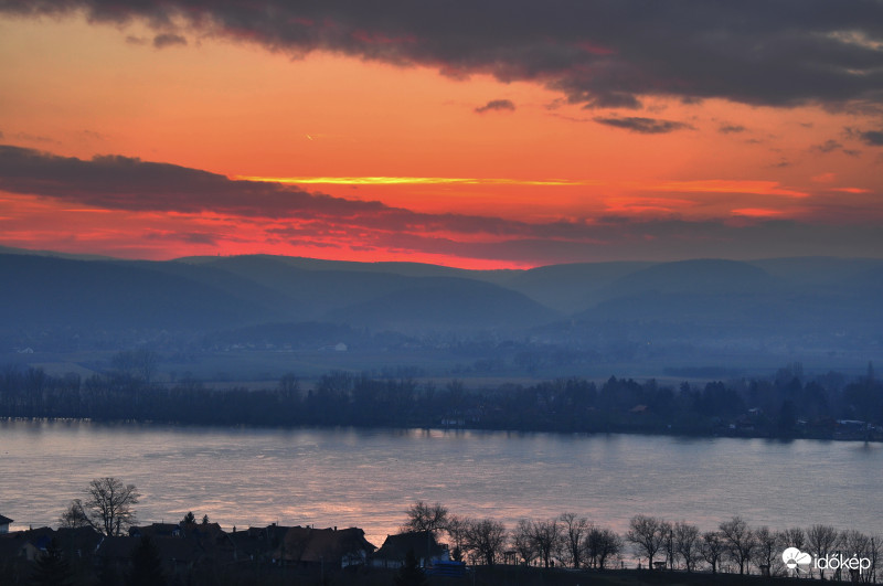 Alkonypír – Kós Károly-kilátóból (Zebegény)