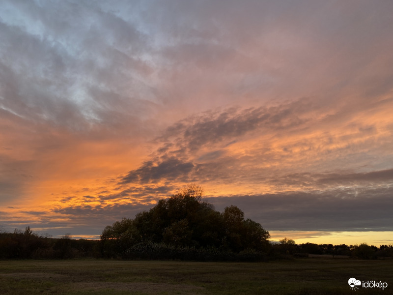 Naplemente a reptér felett