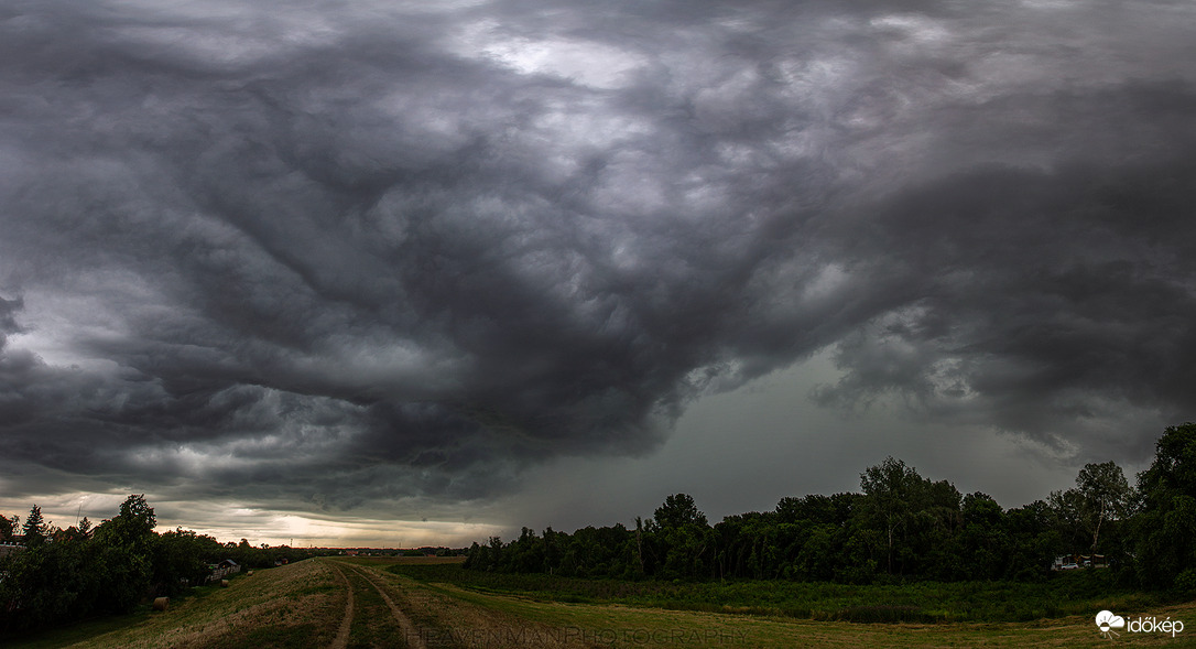Ez a gyönyörűség ma házhoz jött :D