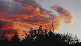 Felhők viharos szélben