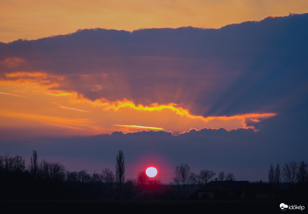 Húsvétolós naplemente 
