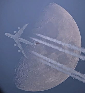 Cargolux és a Hold 