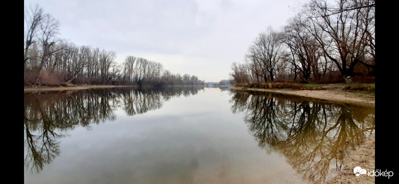 Ég és víz között